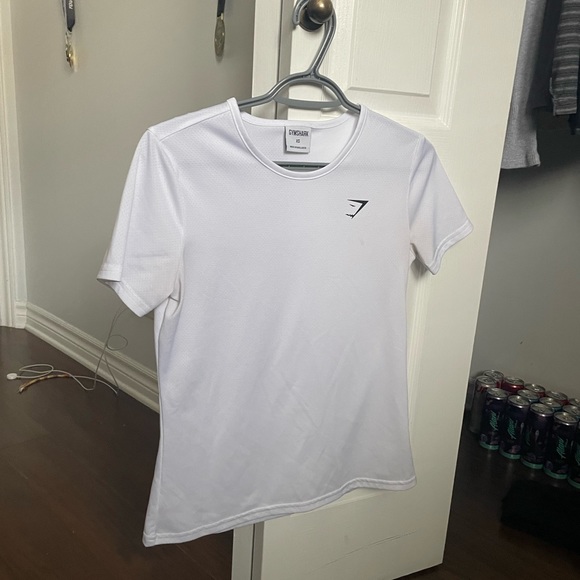 GYMSHARK TOP - Picture 2 of 3